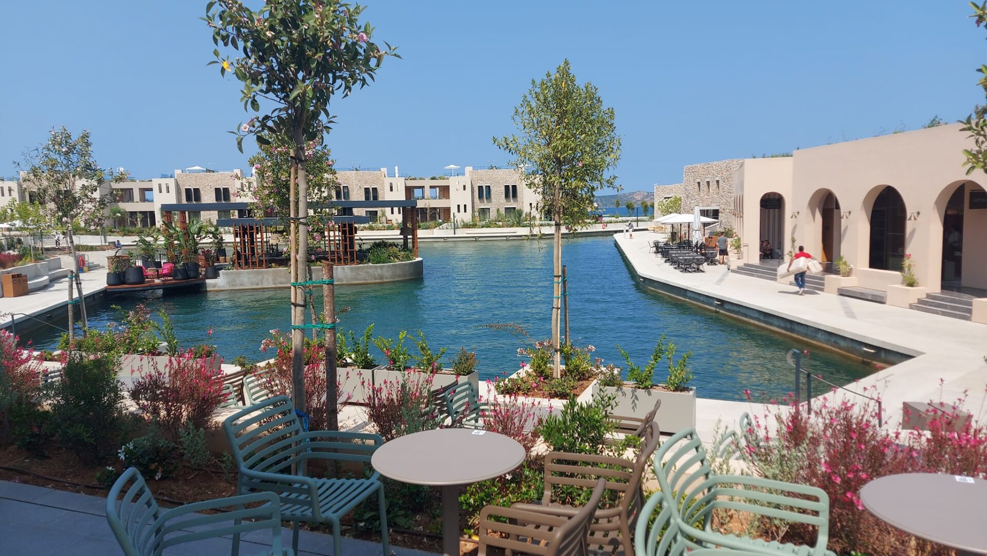 Navarino Agora: Γευσιγνωσία τυριών και τραγούδια  της τάβλας στο κατάστημα Κωσταρέλος