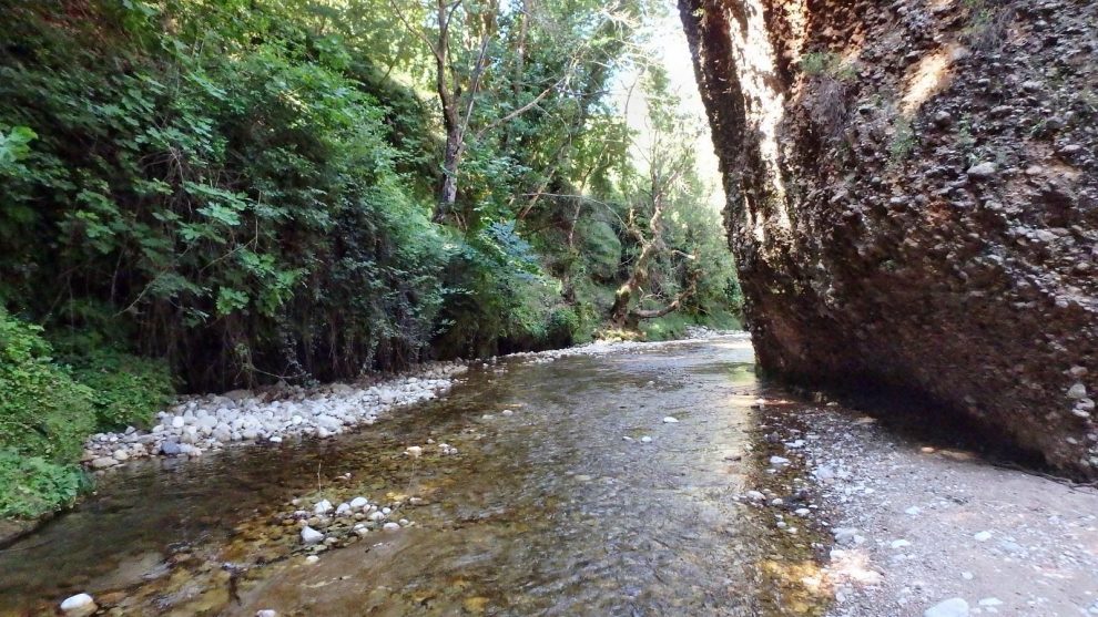 «Ο Ευκλής»: Δροσερή ποταμοδιάσχιση  στο φαράγγι Αντρωνίου