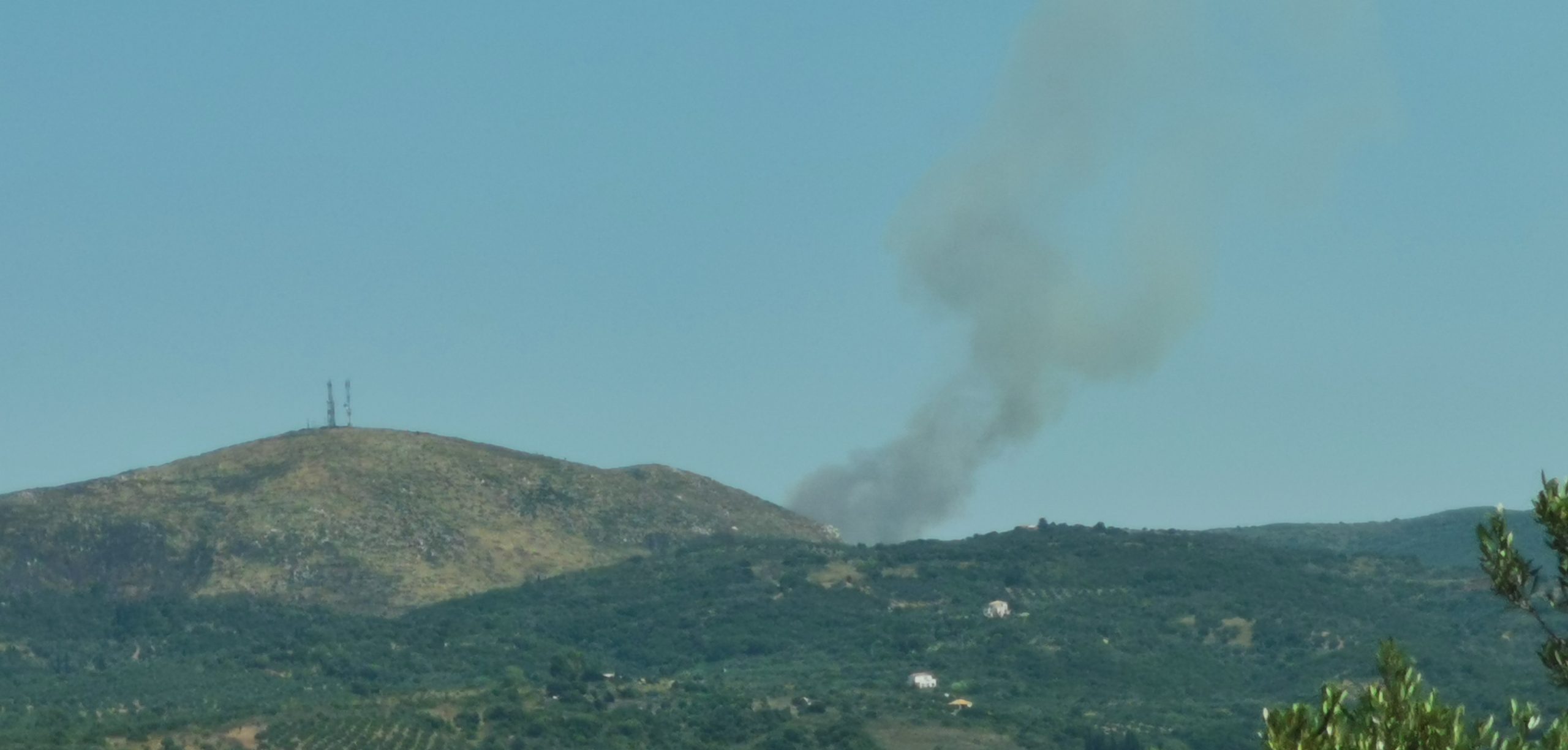 Υπό έλεγχο η φωτιά στη Χρυσοκελλαριά