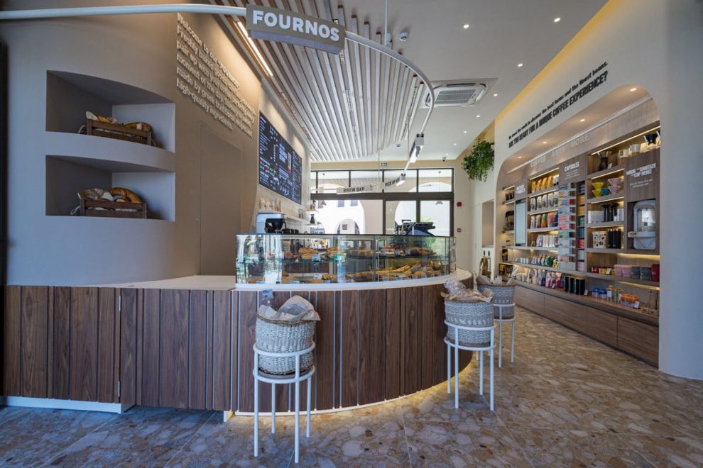 Το Brews & Bakes by Coffee Island  ανοίγει τις πόρτες του στη Navarino Agora