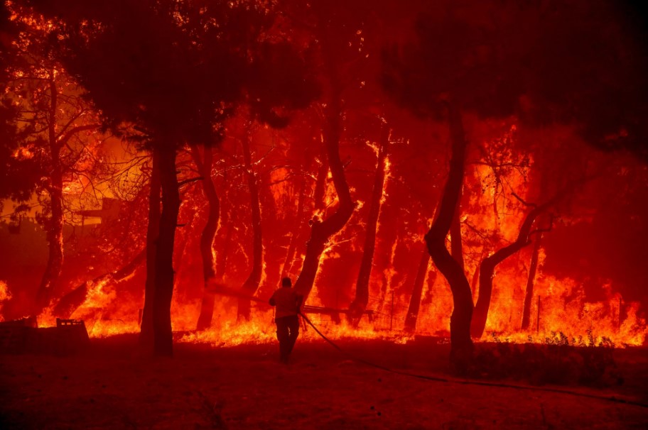 Η τραγωδία της χώρας  είναι το πολιτικό της έλλειμμα!