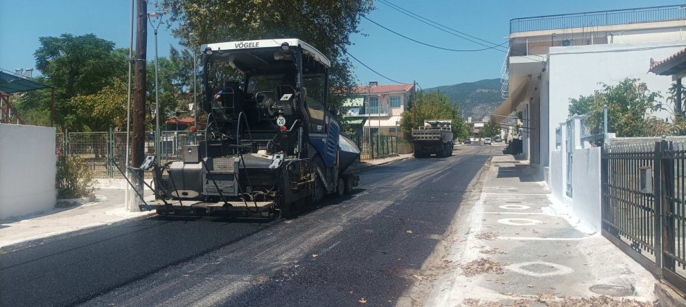 Ασφαλτοστρώσεις σε γειτονιές της Καλαμάτας