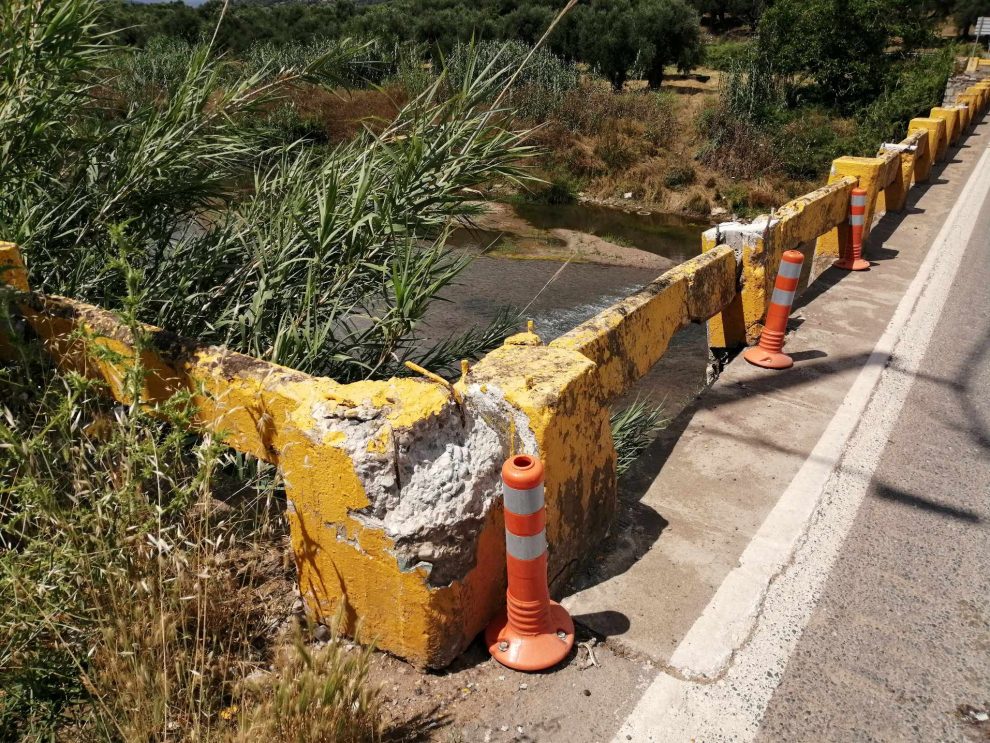 Σοβαρές ζημιές στη γέφυρα Πίρνακα στη Βαλύρα