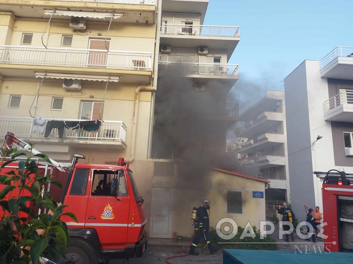 Καλαμάτα: Φωτιά σε ξενοδοχείο στη Ναυαρίνου