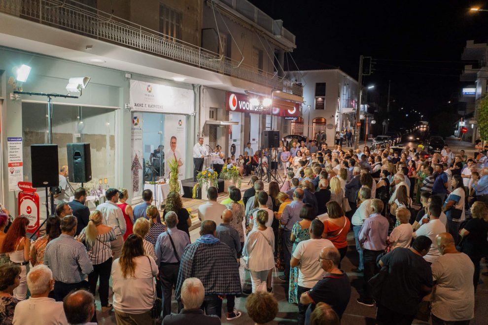 Εγκαίνια εκλογικού κέντρου Κυπαρισσίας του Άκη Κατρίτση με αισιοδοξία για τη νίκη