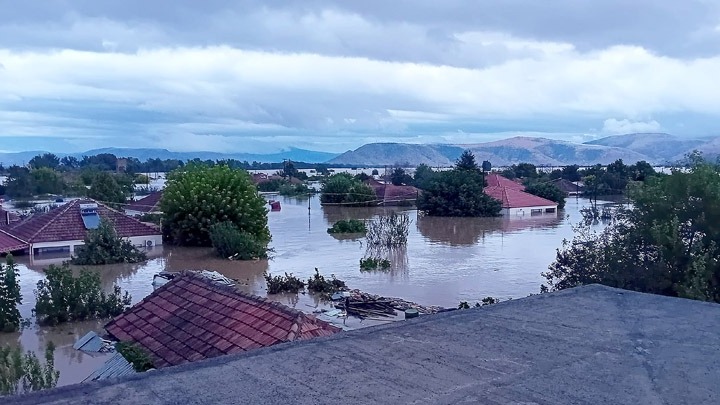 Δύσκολη η κατάσταση σε Τρίκαλα, Καρδίτσα, Μαγνησία, Ροβιές Εύβοιας