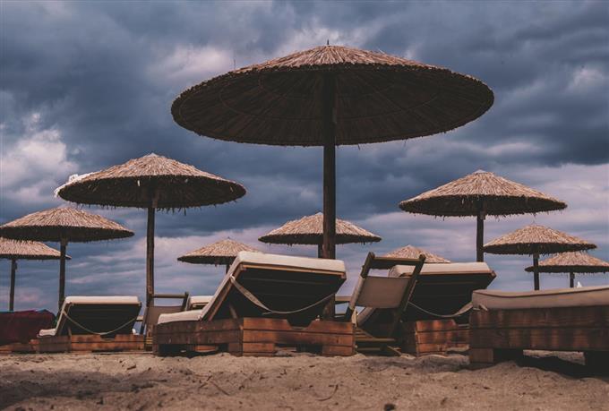 Αιγιαλός-παραλίες: Στους 100 ελέγχους στη Μεσσηνία, στους μισούς διαπιστώθηκαν παραβάσεις