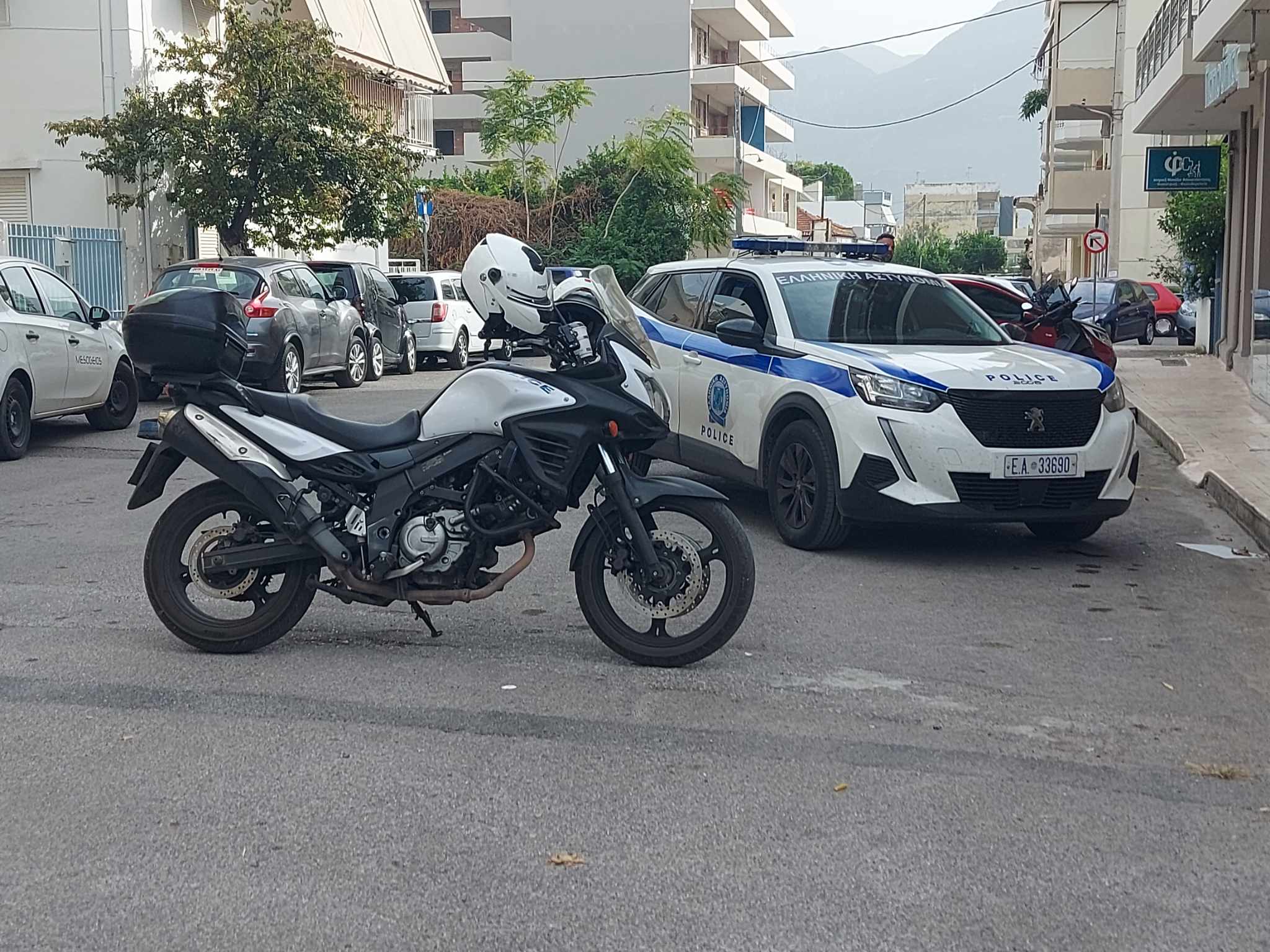 Ανήλικοι «ποντικοί» προσπάθησαν  να κλέψουν ψησταριά μέρα μεσημέρι