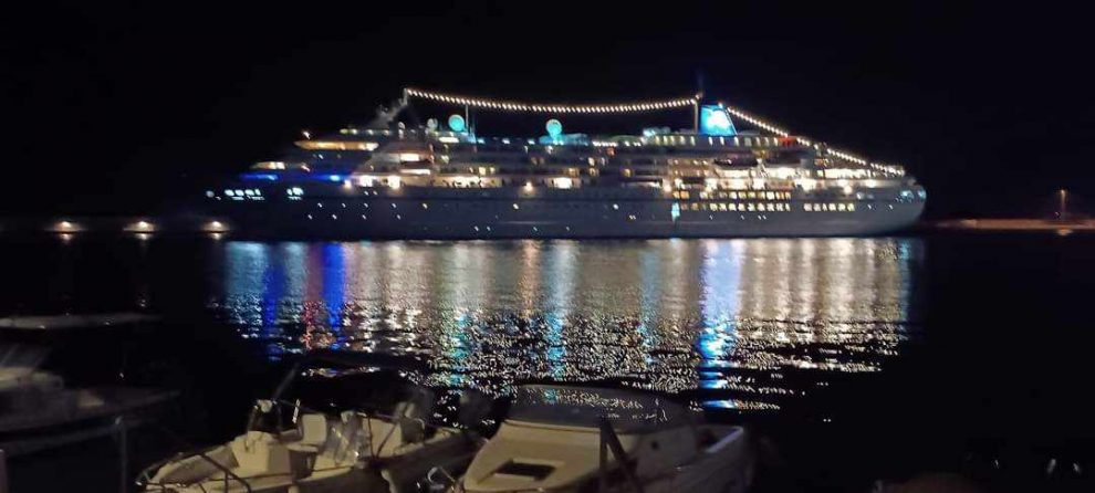 Το κρουαζιερόπλοιο «Amadea» στην Καλαμάτα