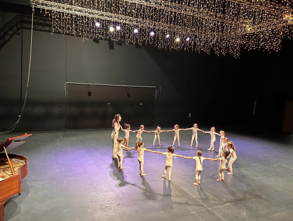 Δημοτική Σχολή Χορού Καλαμάτας: Δεκάδες παιδιά συμμετείχαν στα ανοιχτά μαθήματα χορού