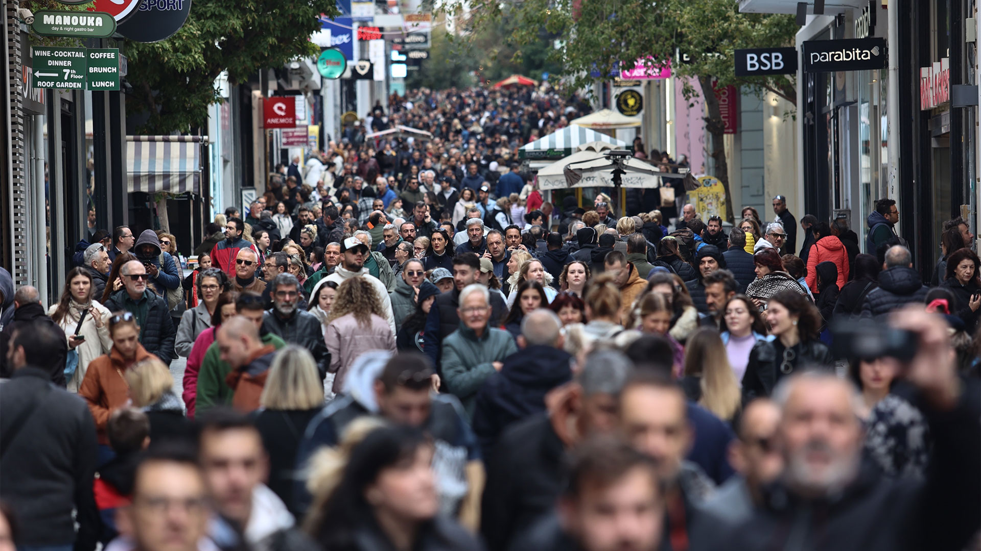 Η μισή Ελλάδα ζει στο 4% της επικρατείας