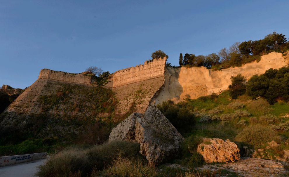 Καταρρέει το Κάστρο της Κορώνης