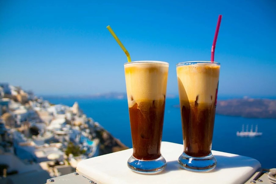 Οι καλύτεροι καφέδες στον κόσμο είναι «ελληνικοί»: Φρέντο εσπρέσο και καπουτσίνο, φραπέ και οι… υπόλοιποι