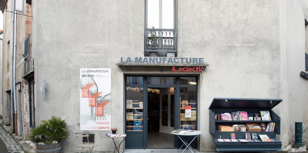 Montolieu: Το μικροσκοπικό χωριό στη Γαλλία που δεν διαθέτει ΑΤΜ, αλλά έχει 15 βιβλιοπωλεία