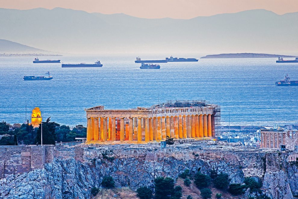 «Η Ελλάδα επιζεί ακόμα, επιζεί νομίζω μέσα από διαδοχικά θαύματα»
