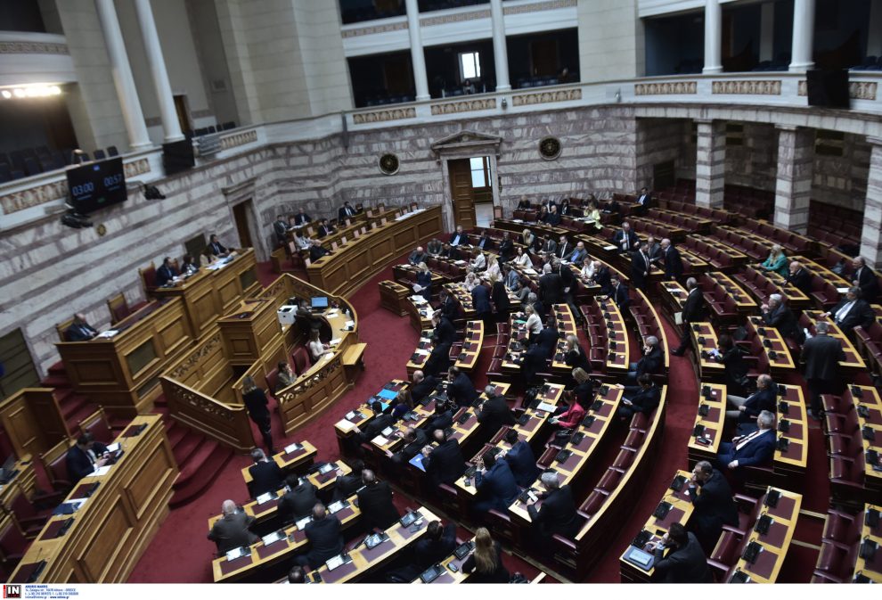 Βουλή: Ψηφίστηκε το νομοσχέδιο για τα μη κρατικά ΑΕΙ με 159 «ναι»