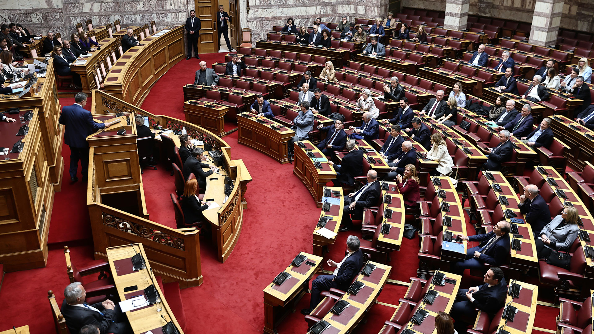 Εβδομήντα πέντε ημέρες ακραίας σύγκρουσης έως τις ευρωκάλπες