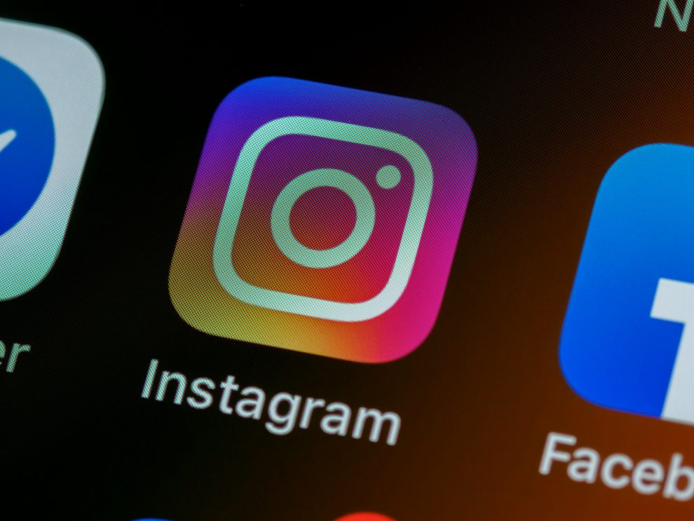 Το Instagram περιορίζει το πολιτικό περιεχόμενο για τους χρήστες