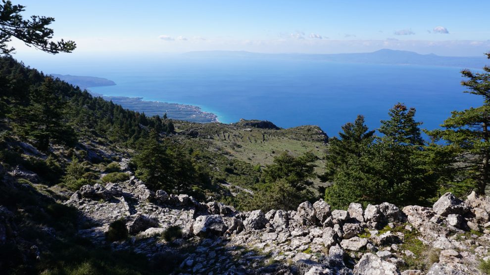 Καθαρισμός καλντεριμιού  της Σέλιτσας στο Καλάθι