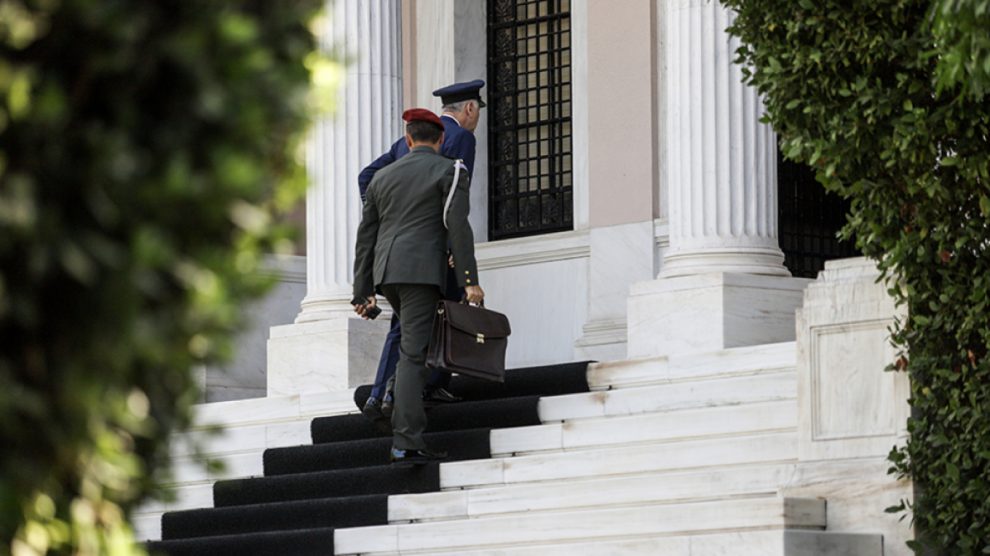 Έκτακτο ΚΥΣΕΑ στις 18:00 για τις ανησυχητικές εξελίξεις στη Μέση Ανατολή – Επιστρέφει από ΗΠΑ ο Δένδιας