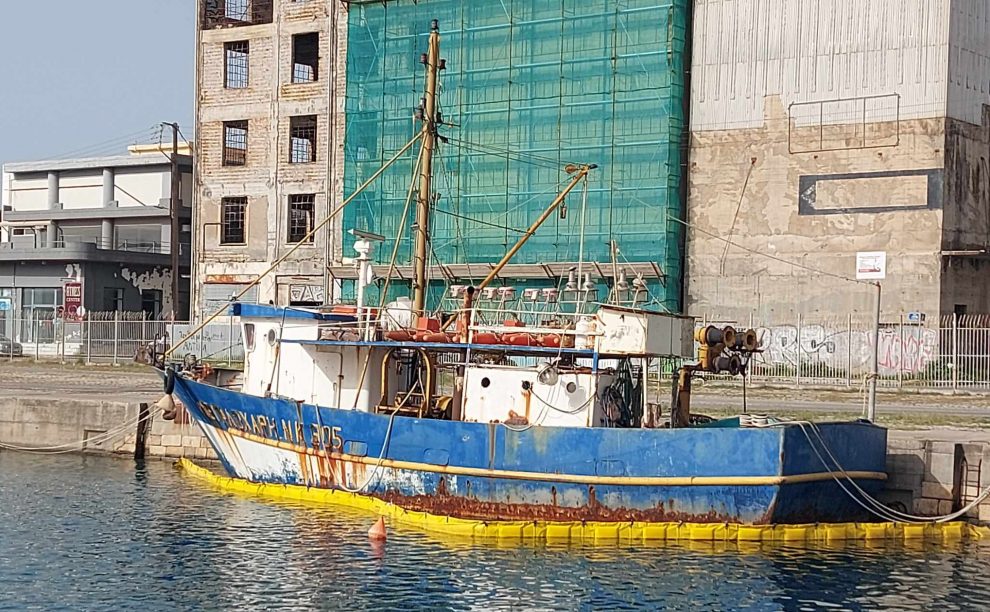 Νέος διαγωνισμός για την  απομάκρυνση της «Μεγαλόχαρης»