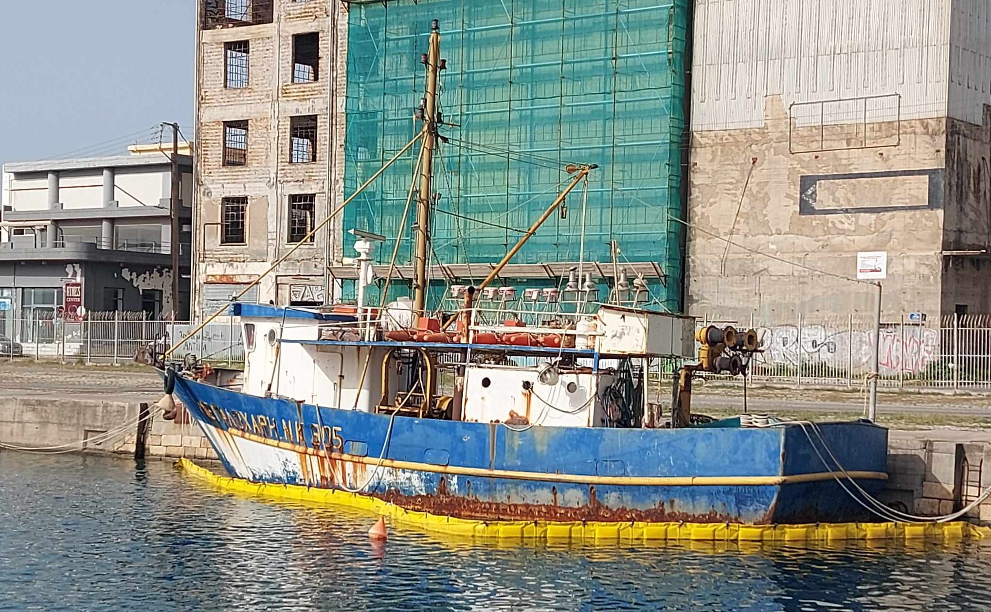 Νέος διαγωνισμός για την  απομάκρυνση της «Μεγαλόχαρης»