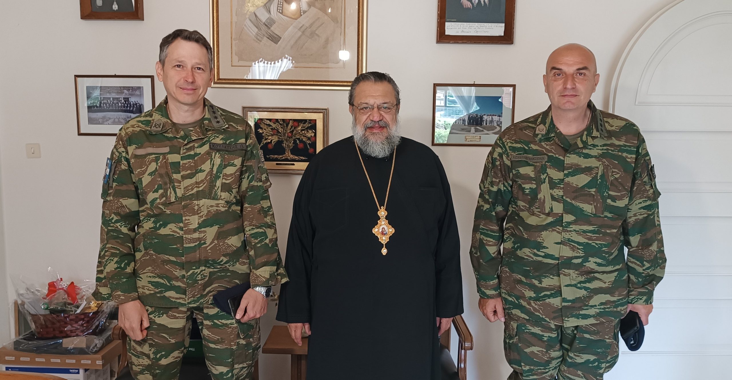 Στο μητροπολίτη Μεσσηνίας ο νέος διοικητής της 77 Μ.Ε.