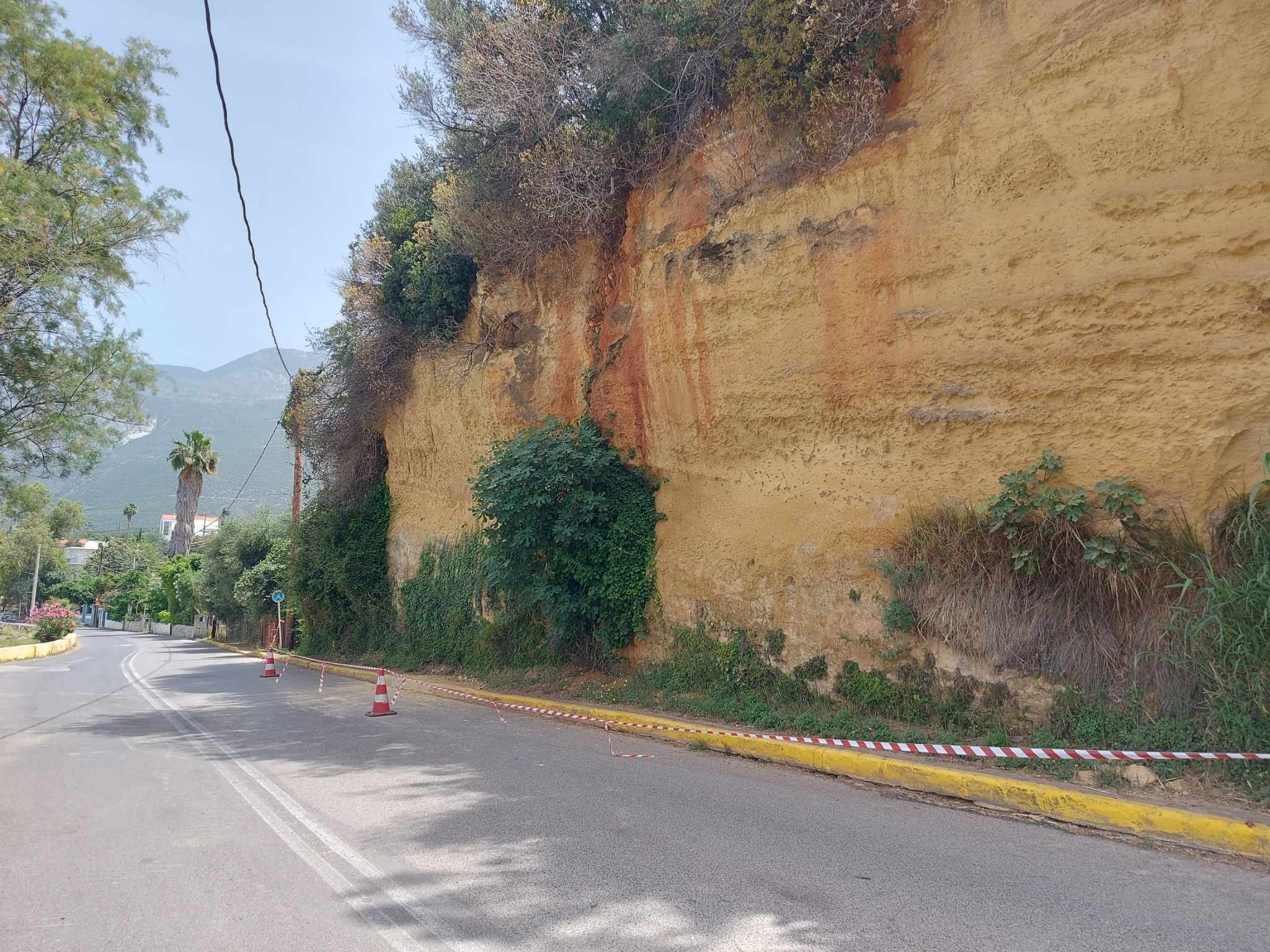 Νέα κατολίσθηση στη Μικρή Μαντίνεια