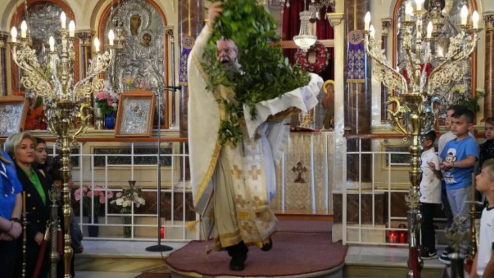 Χίος: Έγινε η Πρώτη Ανάσταση από τον «ιπτάμενο ιερέα»
