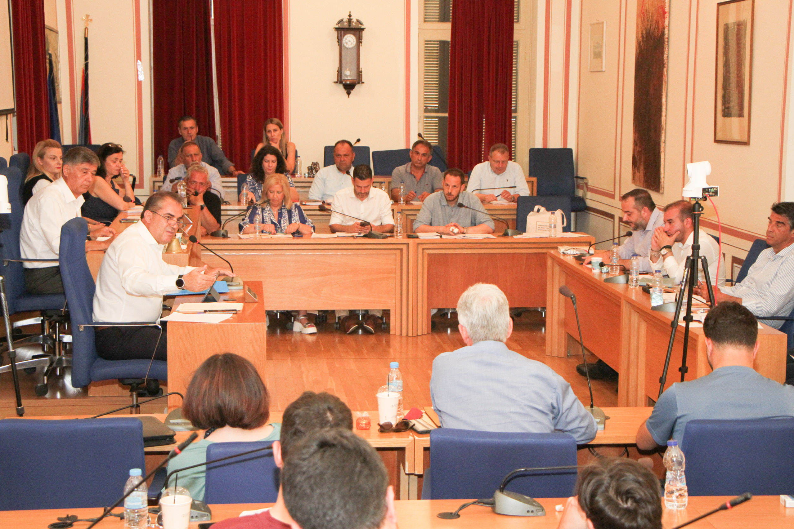 Ψάχνουν λύση για τις οφειλές στη ΔΕΥΑ Καλαμάτας προς όφελος των πολιτών