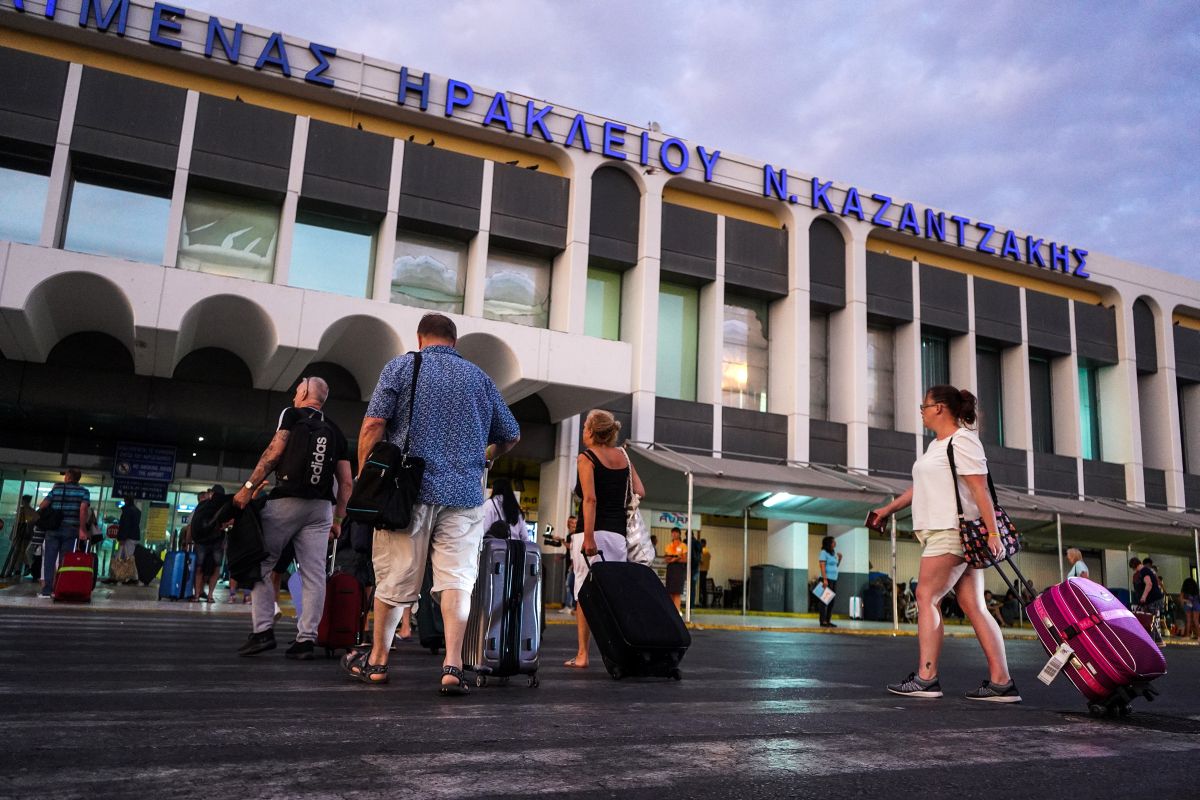 Υποδοχή σήμερα των επιβατών της πρώτης πτήσης από Ηράκλειο