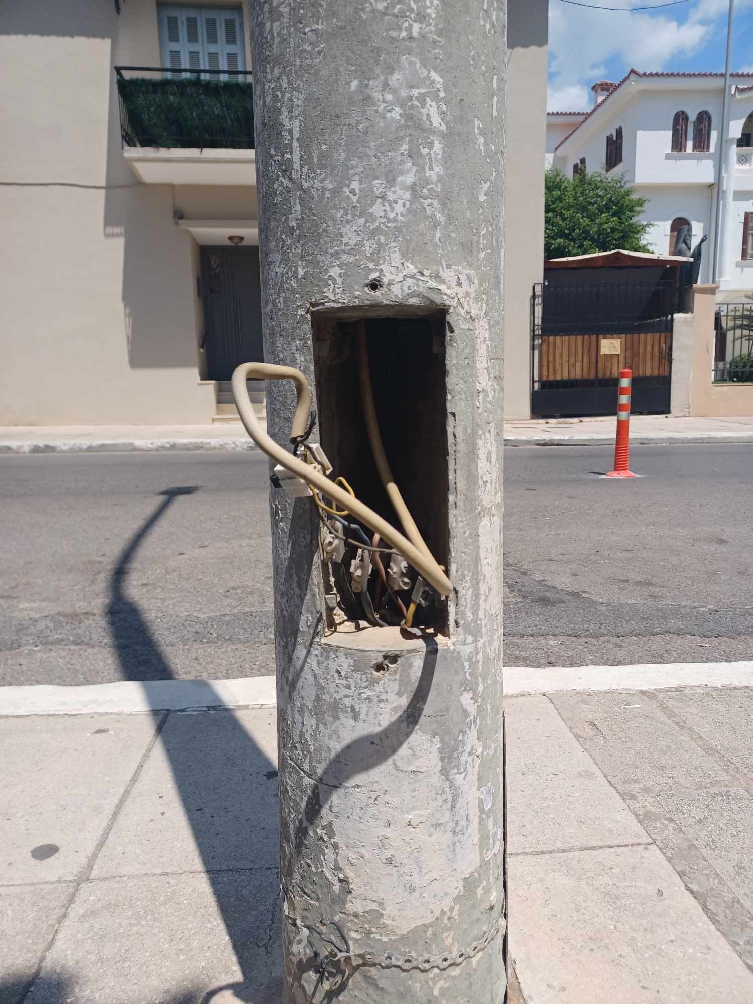 Ξεκοιλιασμένη κολώνα…