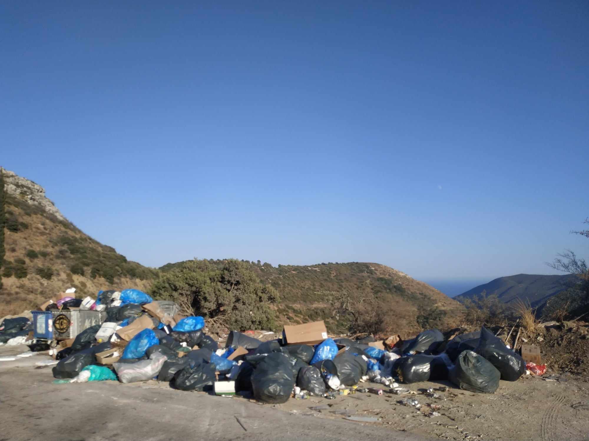 Από την ομορφιά στο σκουπιδαριό…