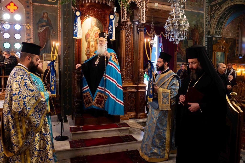 Πολυαρχιερατικό συλλείτουργο  για τον Άγιο  Νικόλαο στην Καλαμάτα