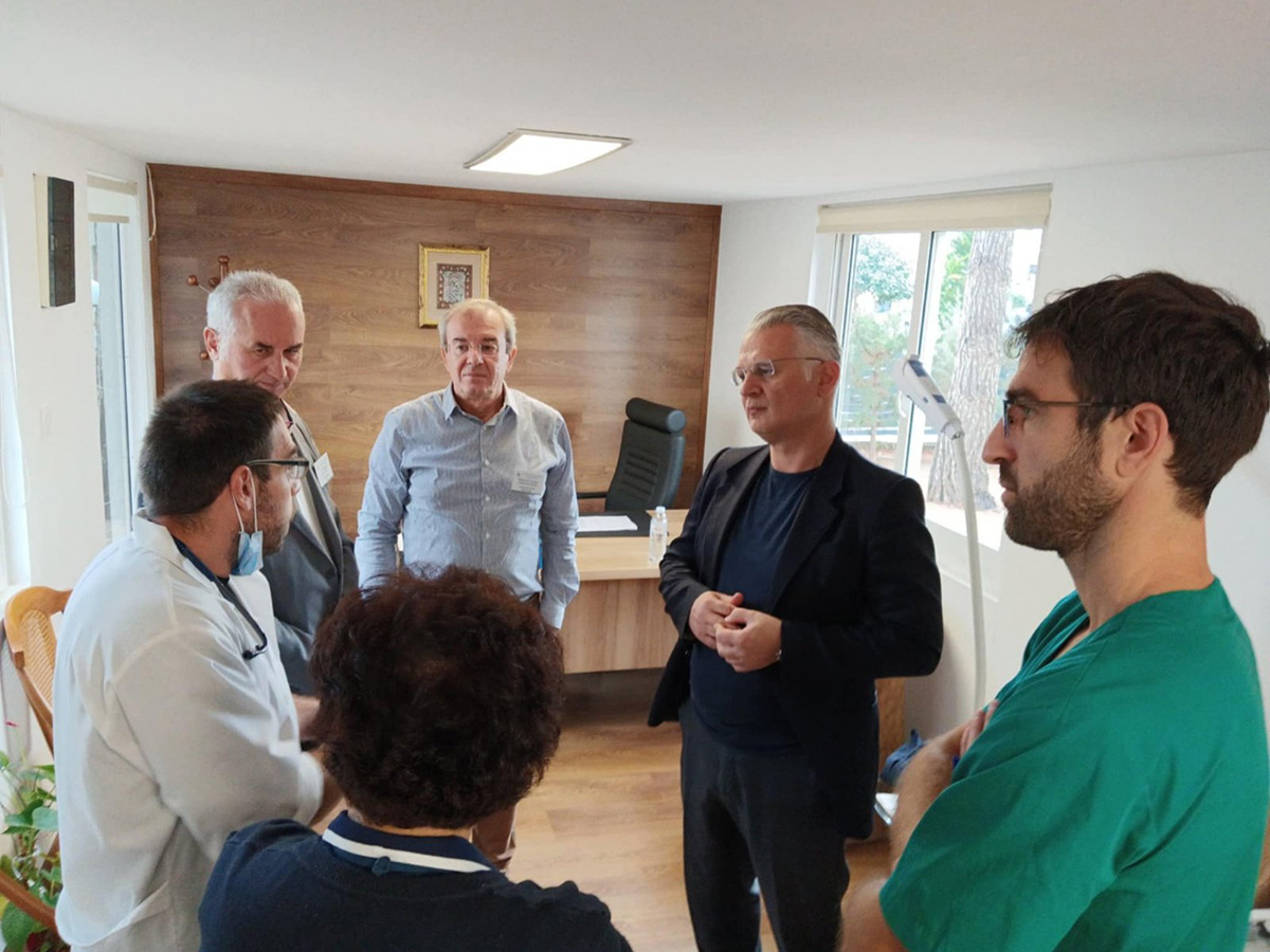 Παράδοση εξοπλισμού στο Νοσοκομείο Κυπαρισσίας από τον περιφερειάρχη Πελοποννήσου