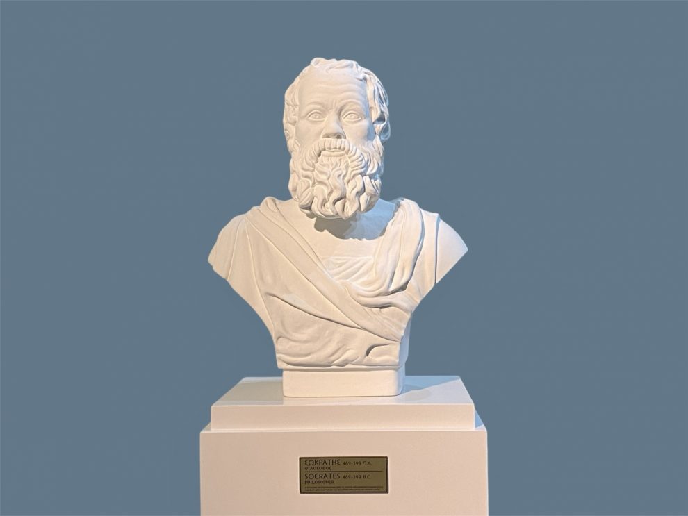 Αποκαλυπτήρια για την προτομή του Σωκράτη στην Καλαμάτα