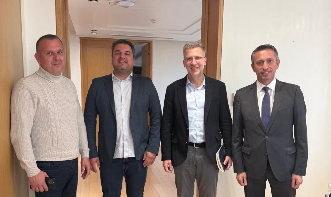 Στον Άκη Σκέρτσο η Δυτική Μάνη για την εκτός σχεδίου δόμηση και τα κατά παρέκκλιση