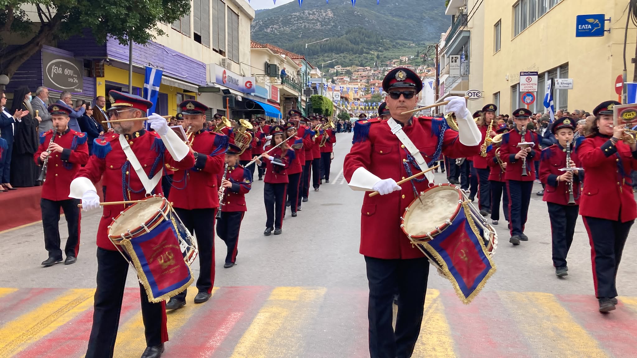 Θερμό χειροκρότημα για την παρέλαση της 25ης Μαρτίου στην Κυπαρισσία