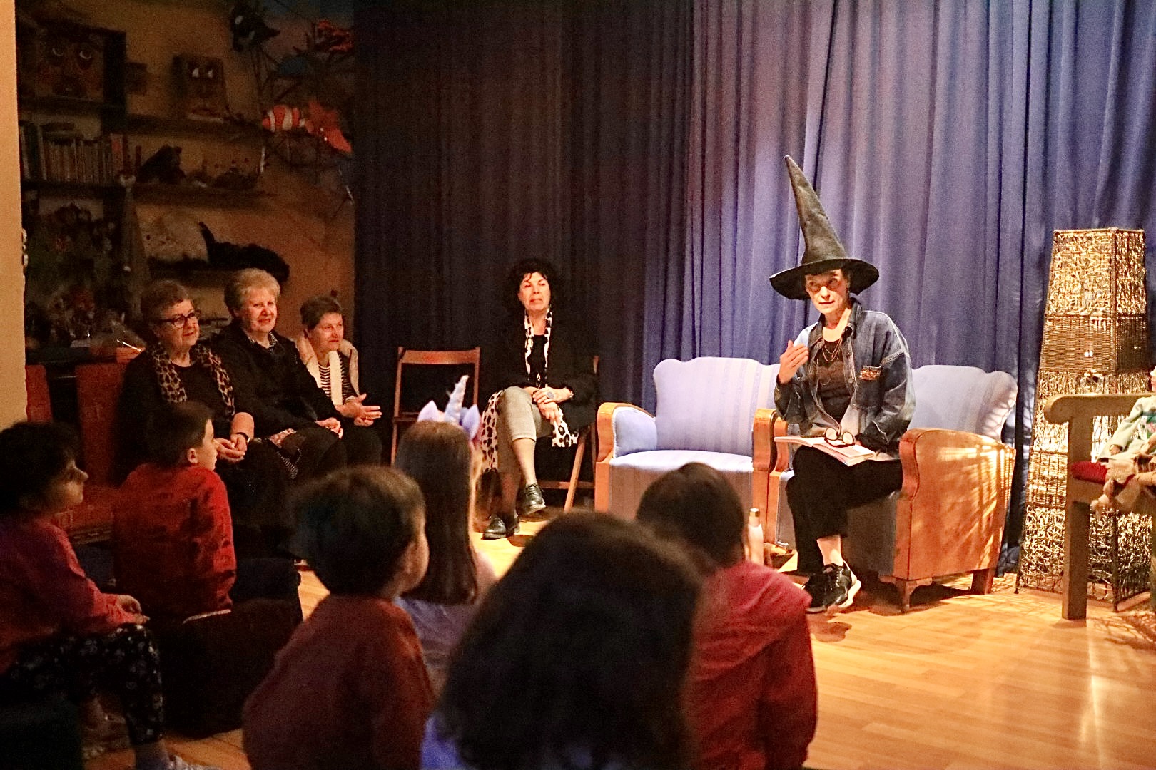 Πειραματική Σκηνή Καλαμάτας: Πολλή χαρά και χαμόγελα έφεραν «Οι μάγισσες δεν πιστεύουν στα δάκρυα»