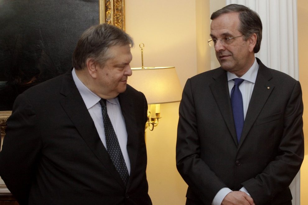 Αντώνης Σαμαράς σε Βενιζέλο: «Παραμένω παρών όσο και αν ενοχλεί»