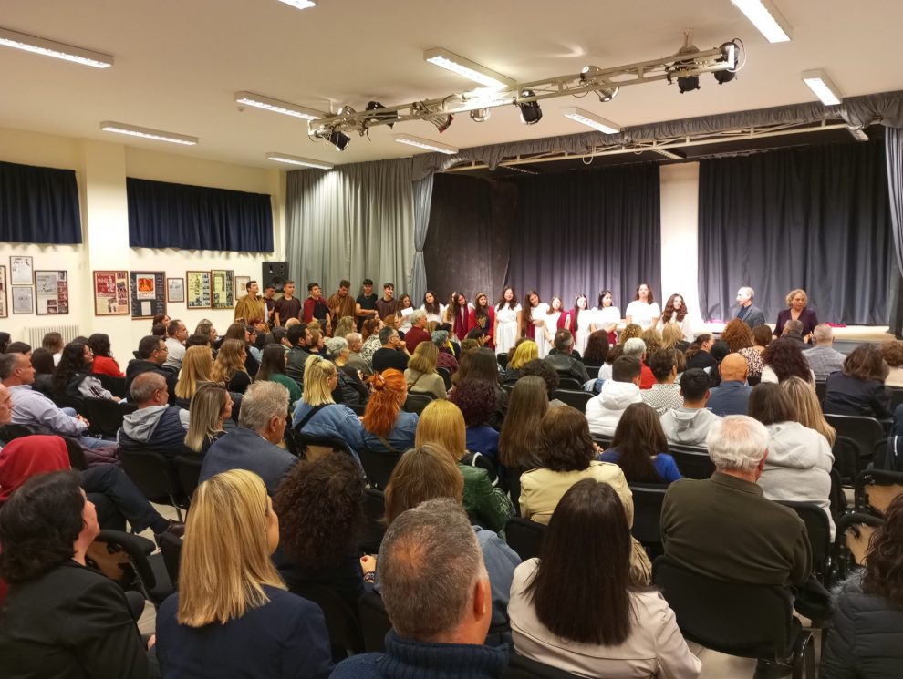 Θεατρικός Όμιλος Λυκείου Μεσσήνης: Από τη Μεσσήνη στην Αθήνα με τον Αισχύλο!
