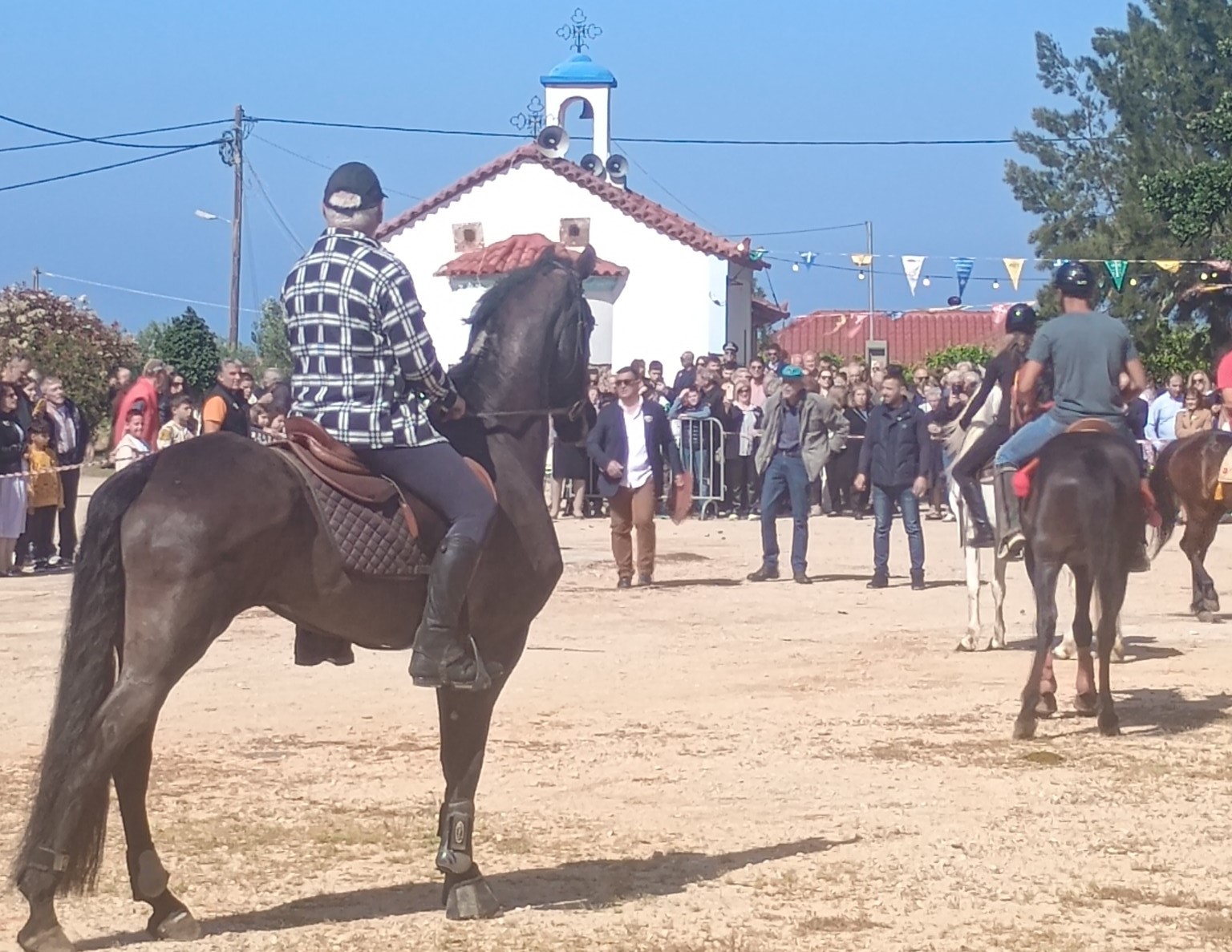 Στα Φιλιατρά τίμησαν τον Άγιο Γεώργιο και αναβίωσαν τα «Λελώνεια»