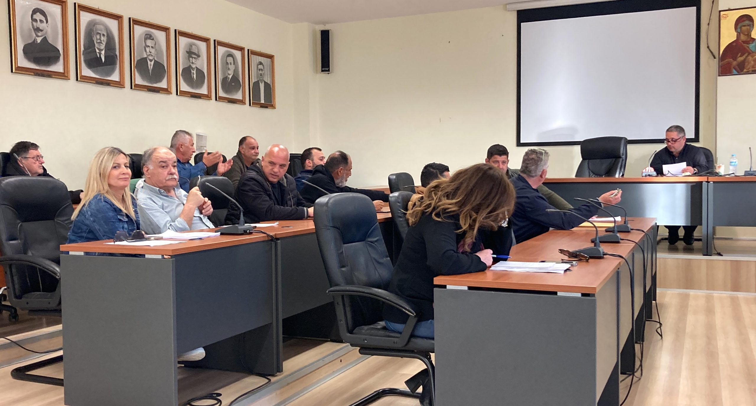 Δημοτικό Συμβούλιο Τριφυλίας: Οκτώ θέματα σε οκτώ λεπτά!