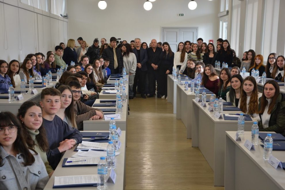 Περιφερειακό Συμβούλιο Νέων: Η νέα γενιά της Πελοποννήσου δίνει ραντεβού στην Καλαμάτα