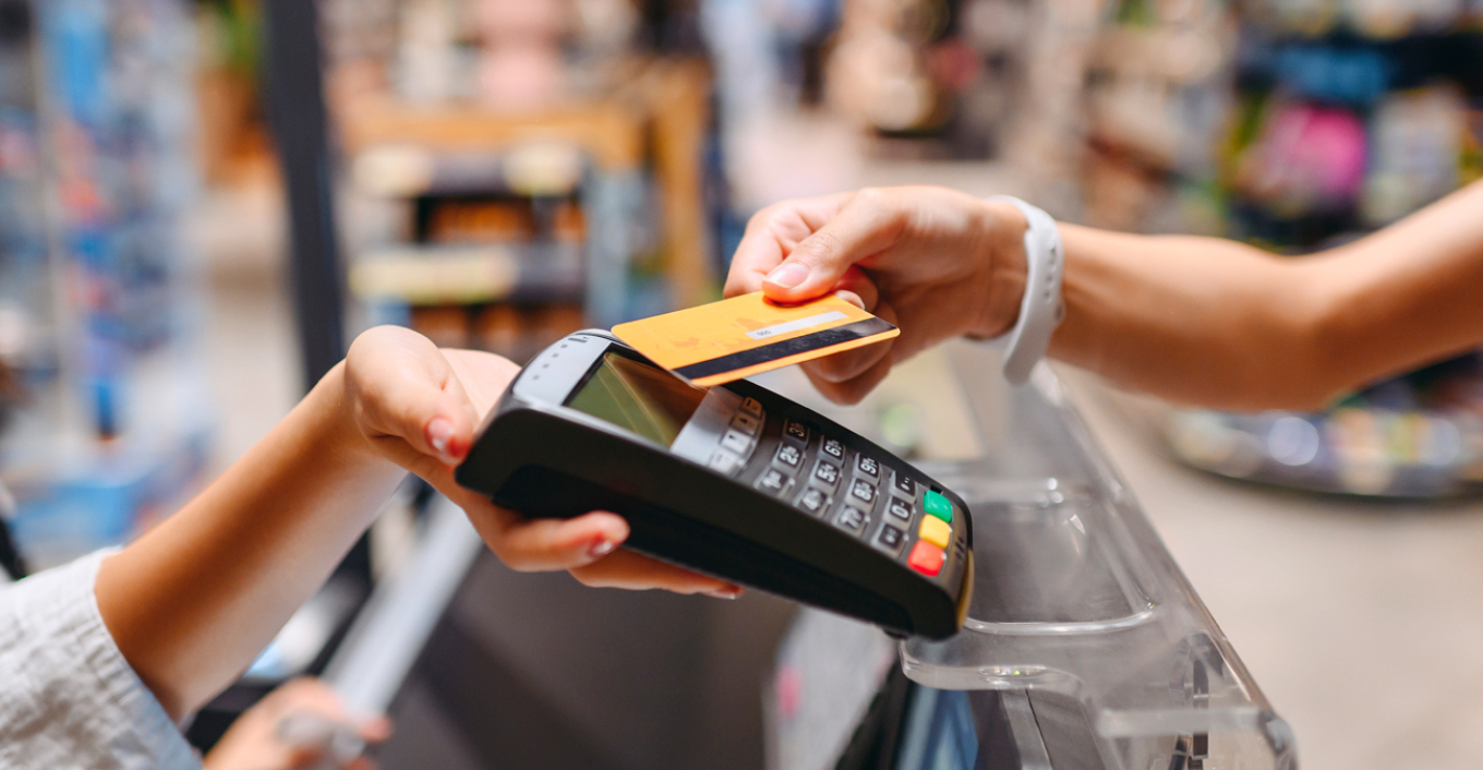 Η υποχρεωτική διασύνδεση των POS με τις ταμειακές μηχανές αποκάλυψε έναν αθέατο «θησαυρό»