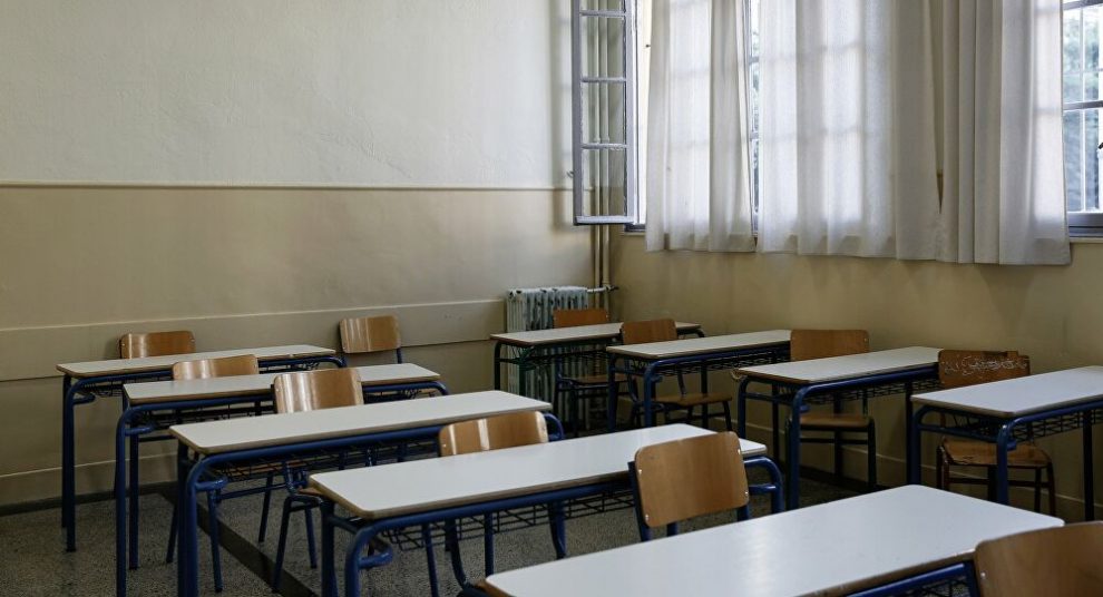 Διακοπή εργασιών επισκευής των κτηρίων σε σχολεία Φιλιατρών