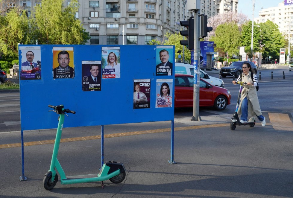 Κρίσιμες νέες κάλπες στη Ρουμανία – Προβάδισμα της ακροδεξιάς