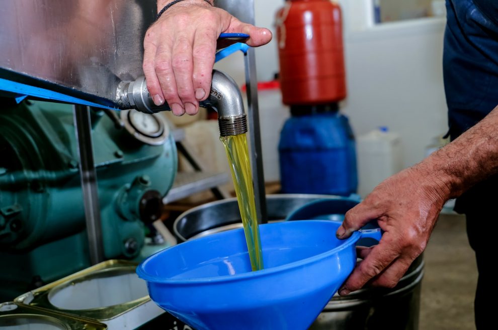 «Φεύγει» το ελαιόλαδο, κρίσιμο το στοκ ενόψει Ιουνίου
