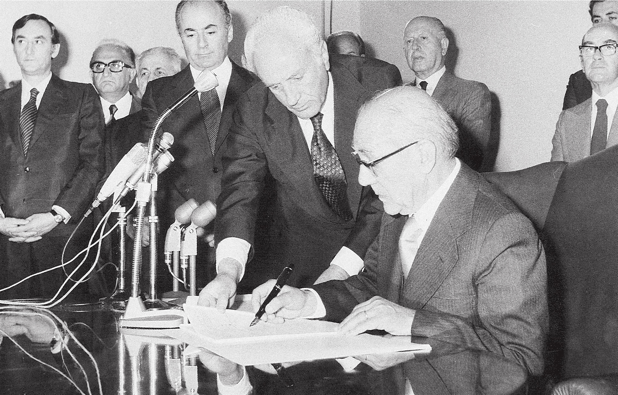 Μισός αιώνας με το Σύνταγμα του 1975