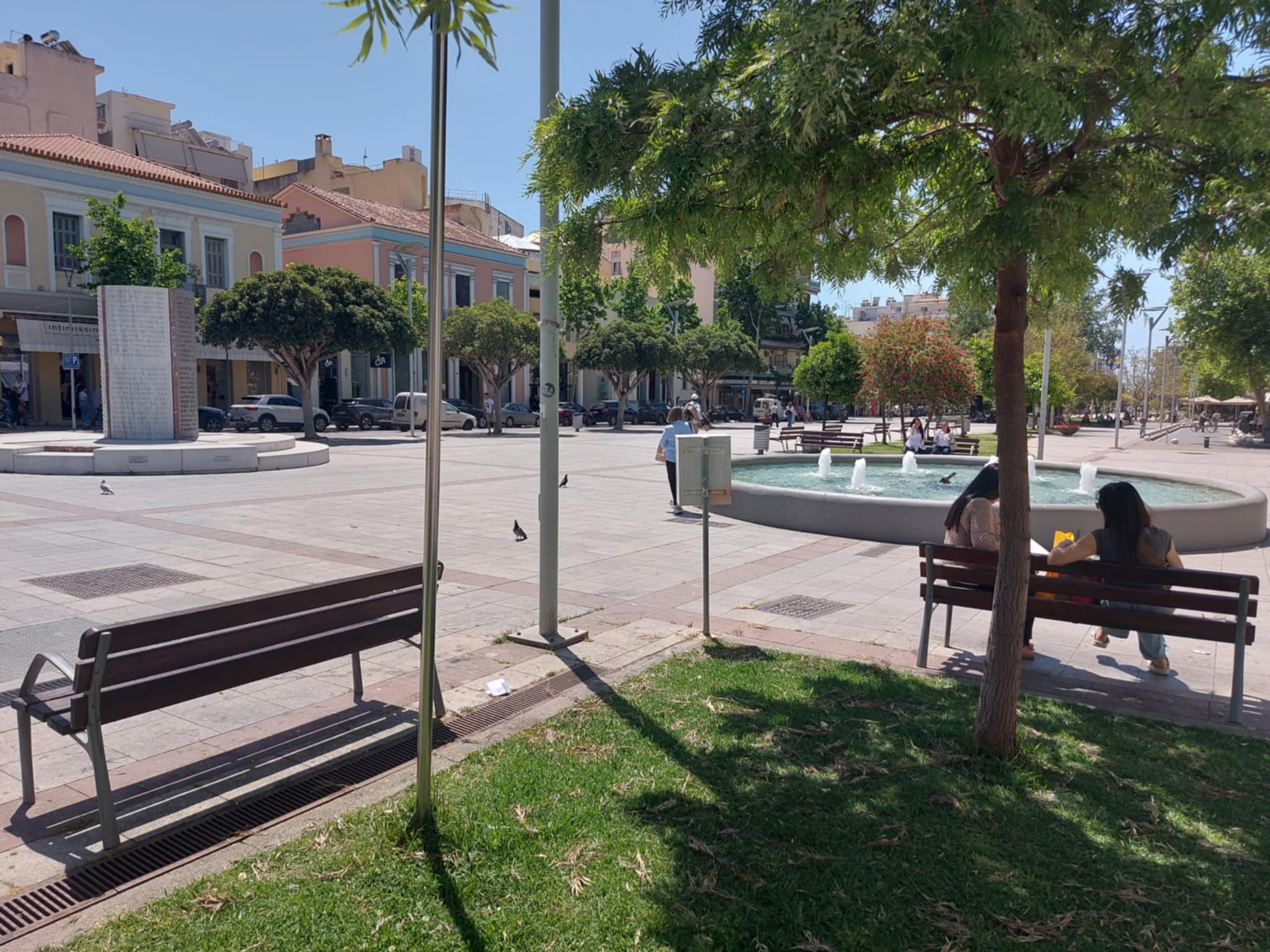 Ακόμα τίποτα με τα παγκάκια…